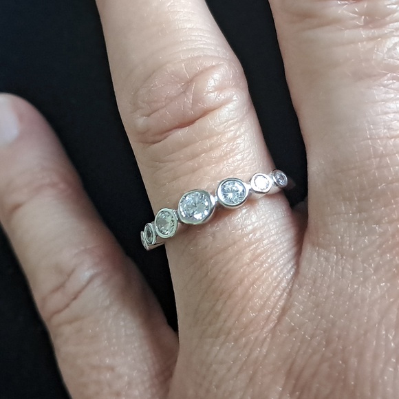 Sterling Silver Half Eternity Round Cubic‎ Zirconia Bezel Ring. Sizes 6, 7 & 8. - Picture 4 of 7